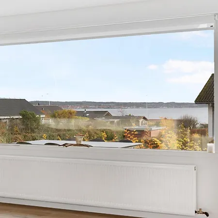4 Bedroom Beautiful In