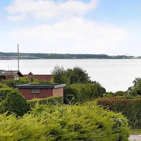 4 Bedroom Beautiful In Casa vacanze Ebeltoft
