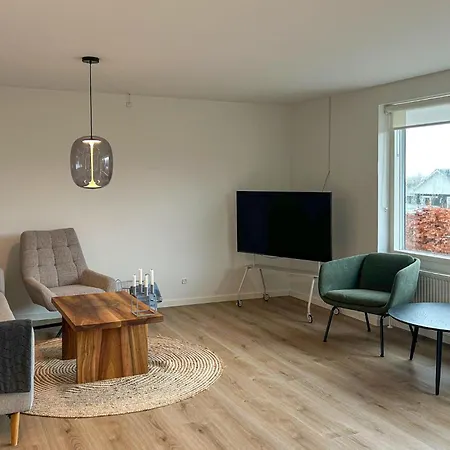 4 Bedroom Pet Friendly In