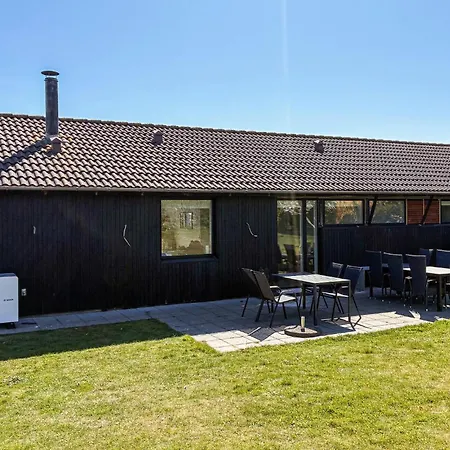 Ferienhaus 4 Bedroom Beautiful In *