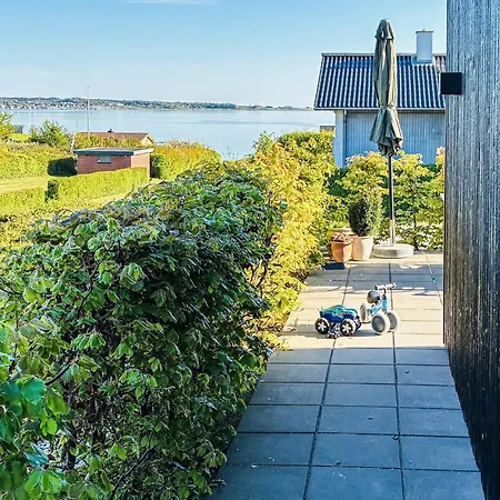 4 Bedroom Beautiful In