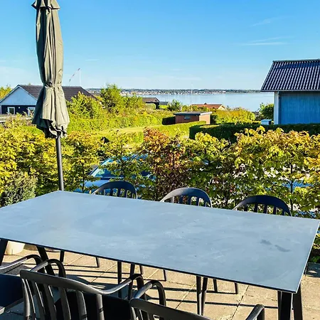 Ferienhaus 4 Bedroom Beautiful In Ebeltoft